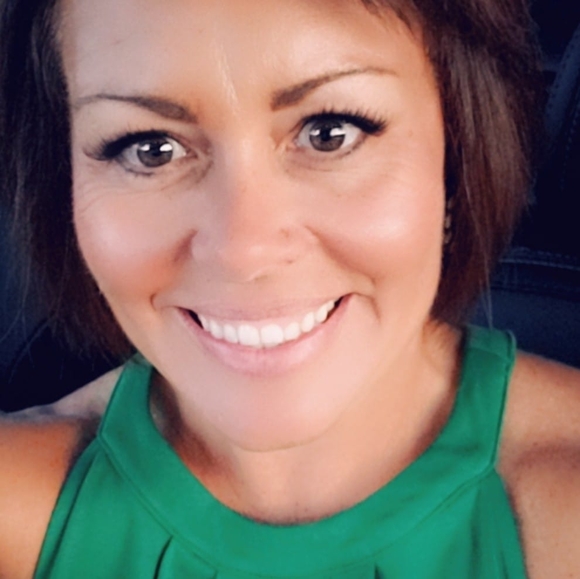 Meet your Posher, Amber - Picture 1 of 1